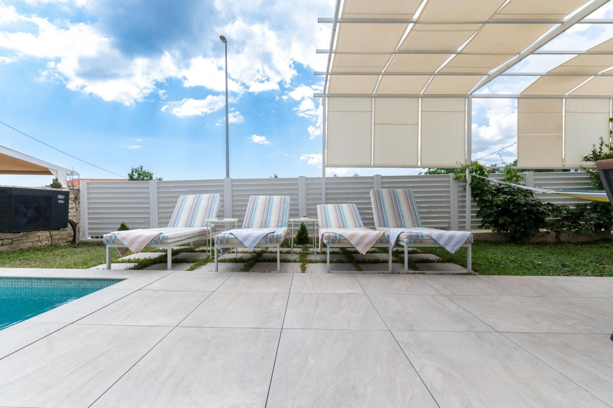 Sunny Bo Villa With A Heated Pool And Rooftop Jacuzzi Kaštela Extérieur photo
